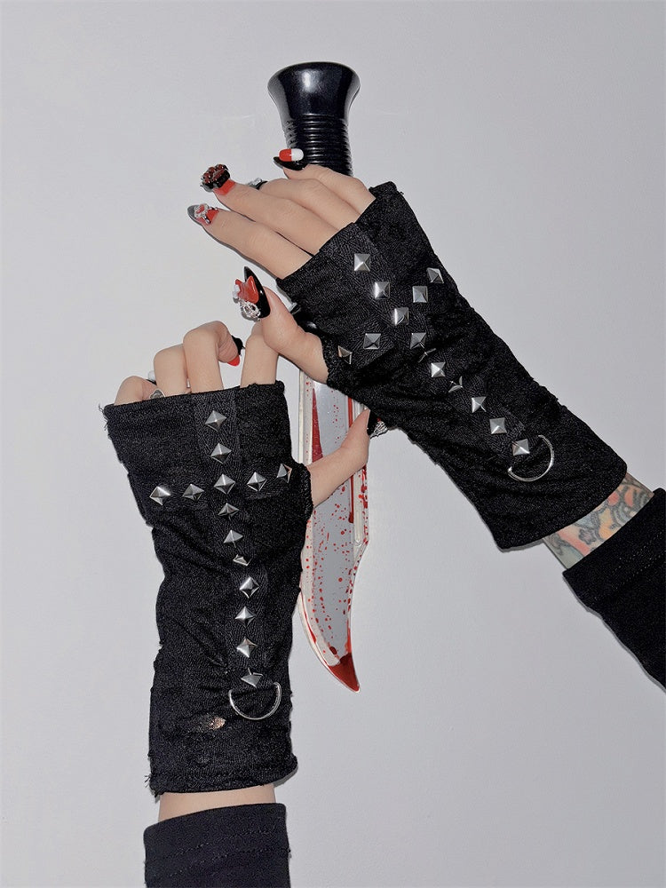 Schwarze fingerlose Handschuhe mit Nieten in normaler/dicker Ausführung