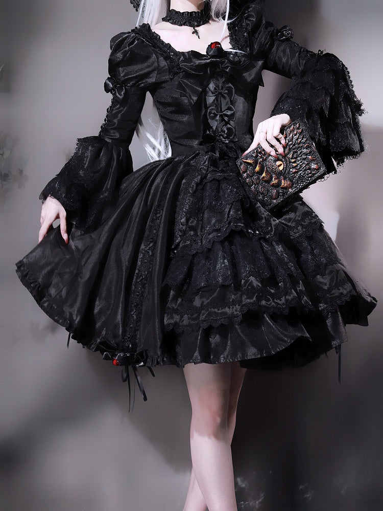 Kuro Kordelzugkleid Glockenärmel Rock Gothic Schwarz Bowknot Lolita Details und Lagen