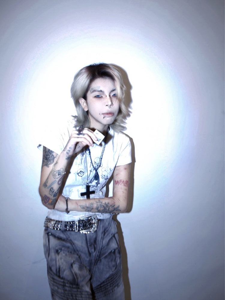 ブラックホワイトスケルトンとクロストップ