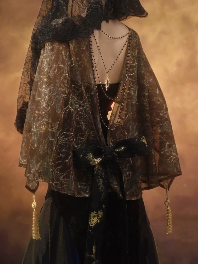 タッセルとビーズチェーン付きゴールドハイローカットアウトバックショール