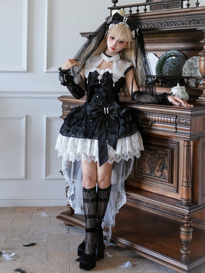 Schleifen Weißes Kleid Schwarz Verzierter Gothic Rock Lolita Stufen und