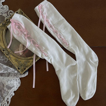 Unterknee-Optionen 4-farbige Strümpfe Schnürdetail