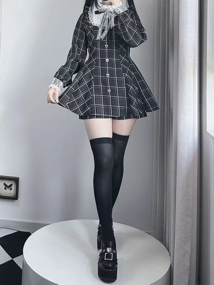 Verziertes Minikleid + Shorts Herzförmige Taille Flatter Jirai Kei Schwarz Weiß Kariertes Set mit hohen Ärmeln