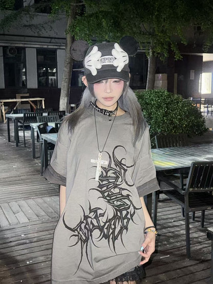 Print Greyish-Green Centipede T-Shirt Wasteland Graffiti with Distressed Tattoo-Style Edgy