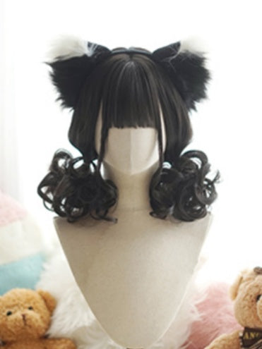 Schwarz/Braun/Rosa Perücke über der Brust mit vollem Pony
