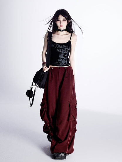 Weite Cargohose mit Kordelzug an der Taille und Bündchen in Rot