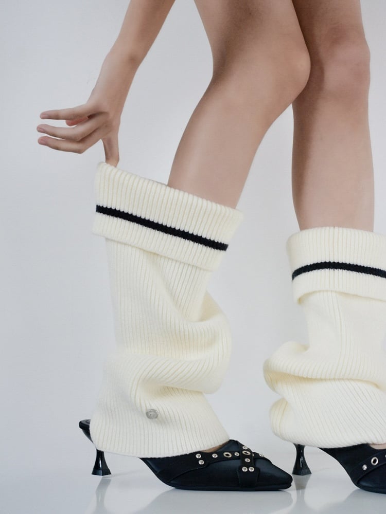 Black/White/Gray Cuffed Loose Knitted Leg Warmers with Metal Button Decoration