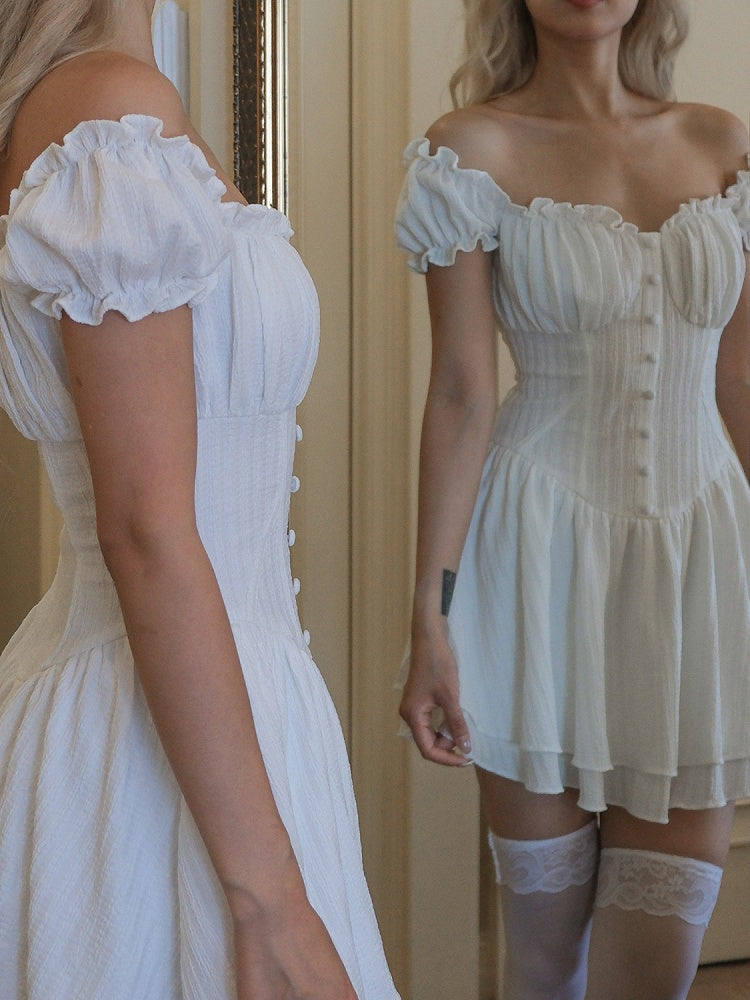 Weißes Vintage-Minikleid mit Rüschenausschnitt und kurzen Puffärmeln