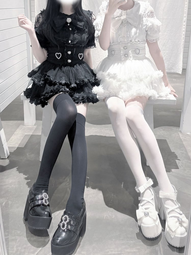 Bluse Kei Jirai Weiß / Knöpfe mit schwarzem Herz