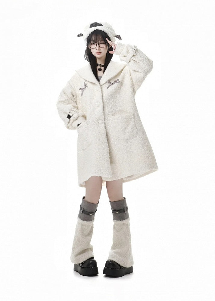 Weiß-graue, ausgestellte Beinwärmer aus Fleece für Weihnachten