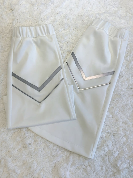 ホワイトシルバー反射ストライプの未来的なサイバーパンクレッグスリーブ