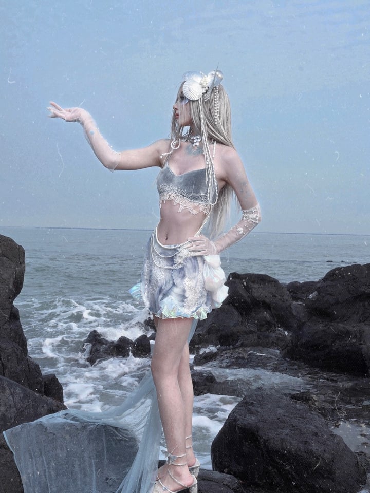 ダスティデタッチャブルキャミソール、アップリケ付き、ブルーレースチェーン、ベルベットビーズ