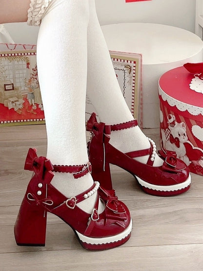 Herzsüßes rotes PU-Lolita-Schnallenriemen, Schleife, Perlenverzierung, Janes-Leder mit Mary-Akzenten in Weinrot