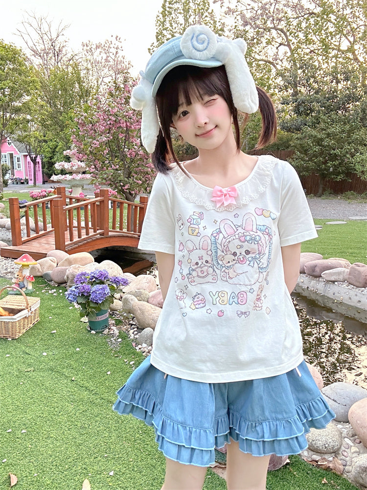 ホワイトのフリルネックラインの愛らしいウサギのプリントTシャツ