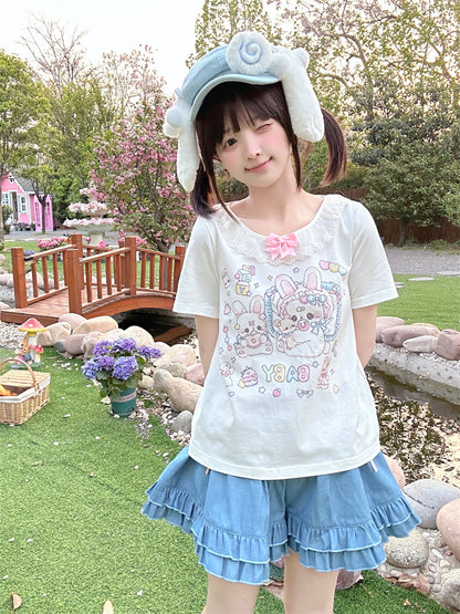 ホワイトのフリルネックラインの愛らしいウサギのプリントTシャツ