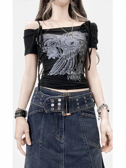 Schulterfreier Ausschnitt, verziert mit floralem schwarzem Strass-T-Shirt-Design Y2K