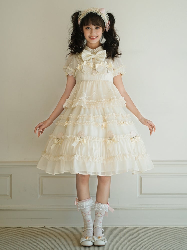 Beiges süßes Lolita-Kleid mit Schleifenakzenten und Rüschenbesatz