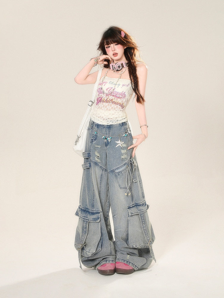 Weite Jeans mit Cargotaschen, blaue Distressed-Löcher, Schnallenriemen