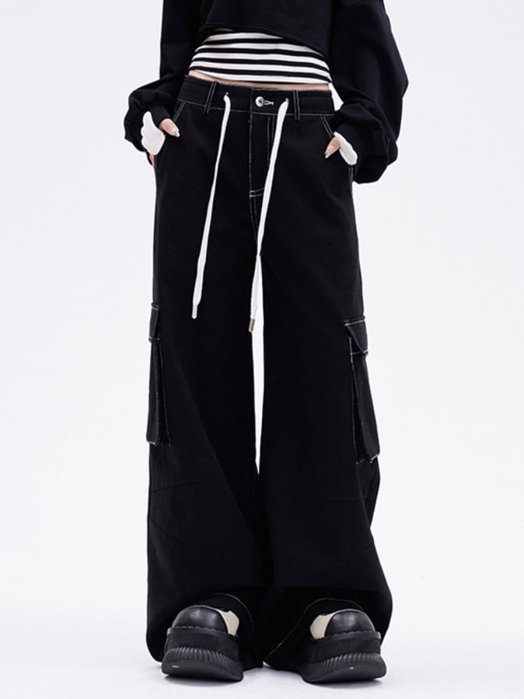 Weite Cargo-Jeans mit Flügeln und Riemendesign zum Selbstbinden und schwarzem Engel