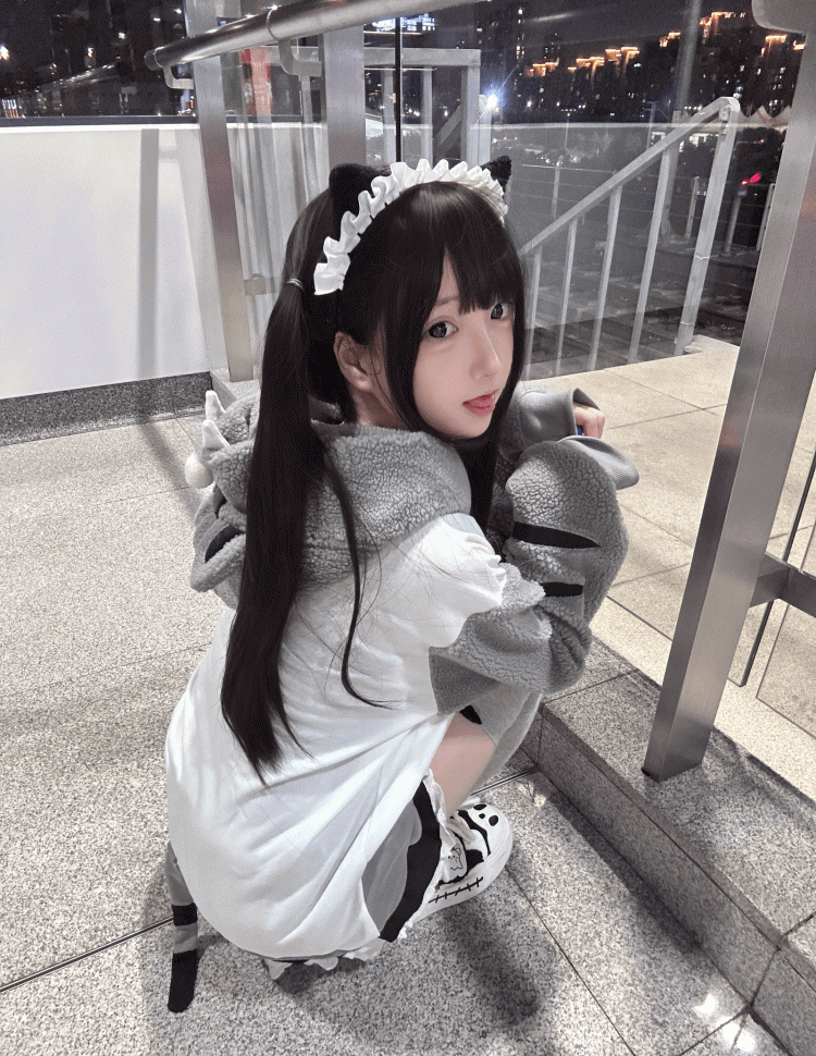 Cozy and Hood Coat 'Moe' - White Cat Gray Ear Fleece Daywear