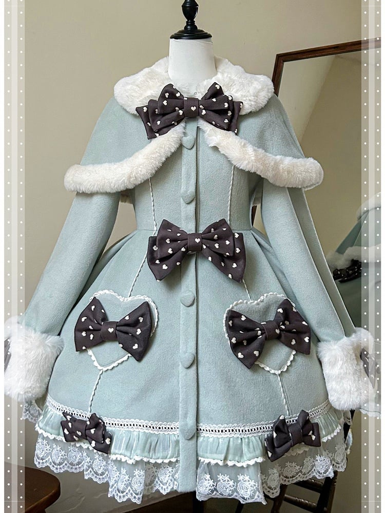 ミントグリーンのリボンがアクセントのケープロリータコート（レーストリム付き）