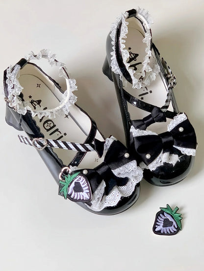 Strawberry in Scalloped with Lolita Shoes Clip Top Round-Toe Mary Jane Sweet Bow Hem