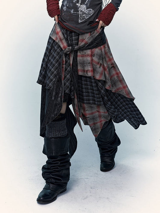 Schwarz-rot karierter Rock mit Taschentuchsaum im Used-Look