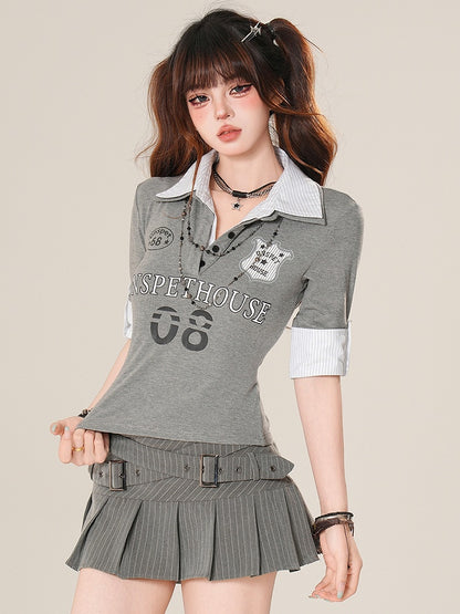 T-Shirt mit Kragen, glamourösem Polo mit Zahlen- und Buchstabendruck, Grau