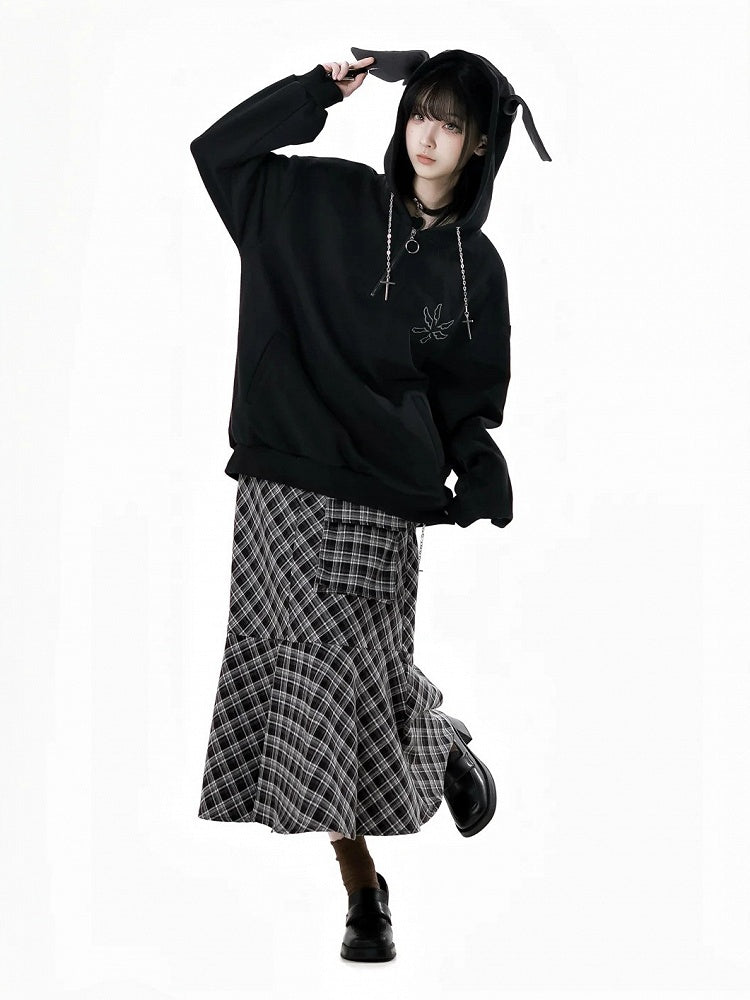 Knöchellanger, schwarz-weiß karierter Meerjungfrauenrock mit Taschendetail