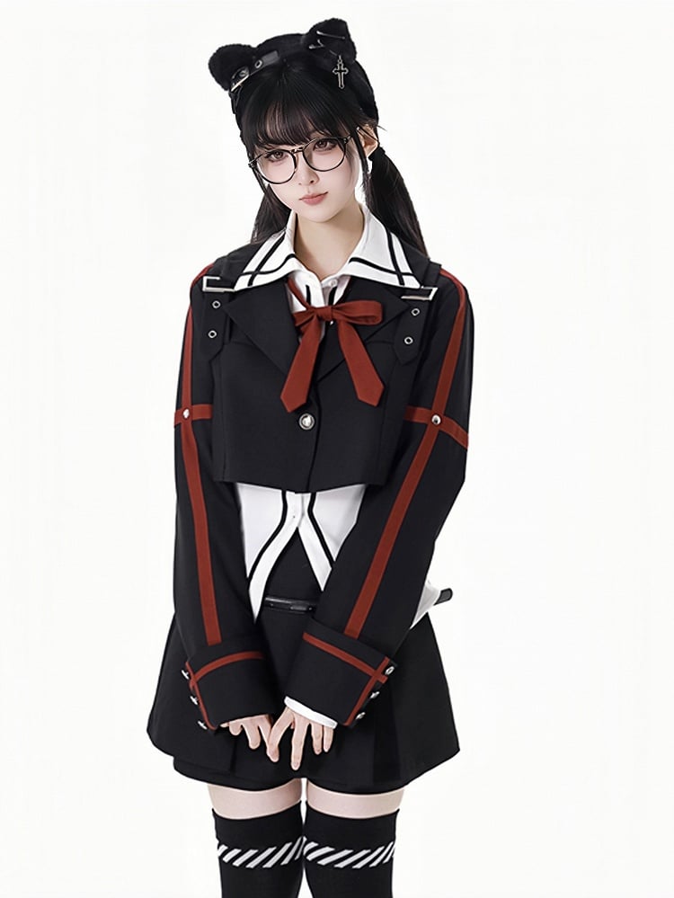 White Pointed Flat Collar Shirt With A Bow Tie