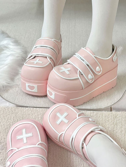 Rosa Yami Kawaii Cross Design Plateauschuhe