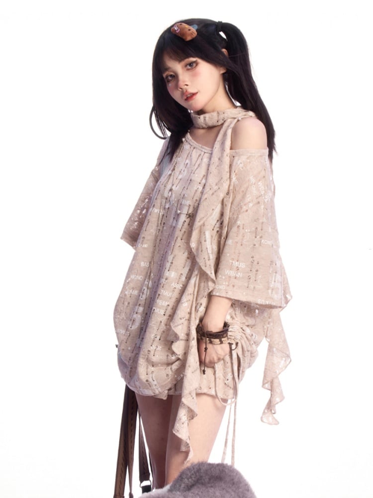 穴あきTシャツ、カーキ、アシンメトリーネックライン、レタープリント、ダメージ加工スカーフ