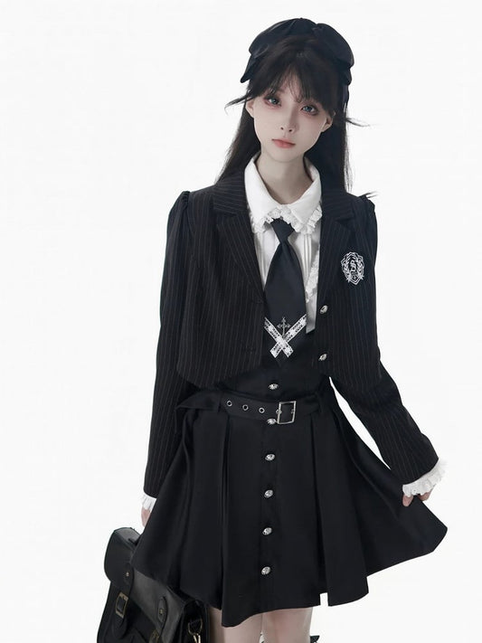 Cropped Striped Blazer with Badge Accents Preppy Silver Subtle Black