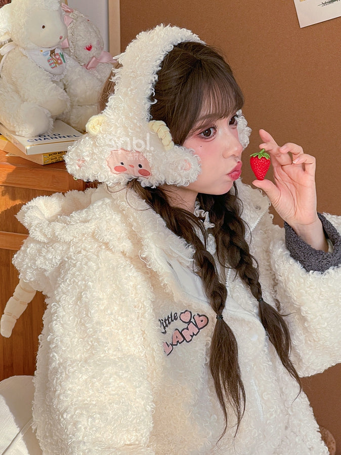 白いかわいいラムフリースのイヤーマフ