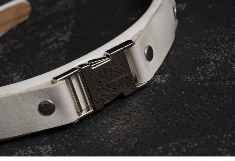 ホワイトハンドメイドメタルバックルスタッドKC