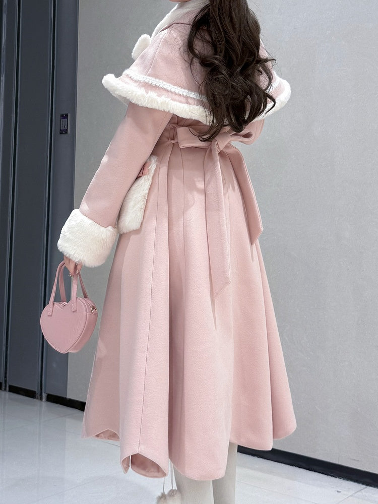 ピンクのケープ、スカラップエッジトリム、豪華な蝶結びスカーフ付きロリータコート