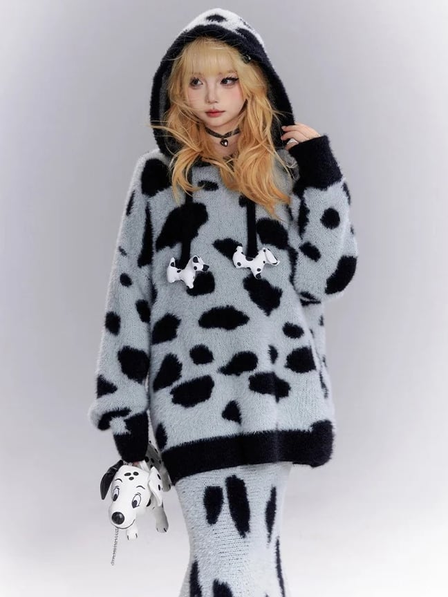 グレーの斑点模様のフード付きセーター