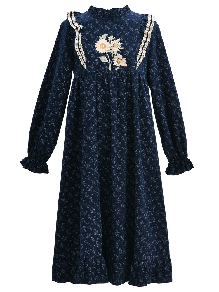 Dunkelblaues Mori Kei Blumenkleid mit Rüschenausschnitt und Blumenmuster