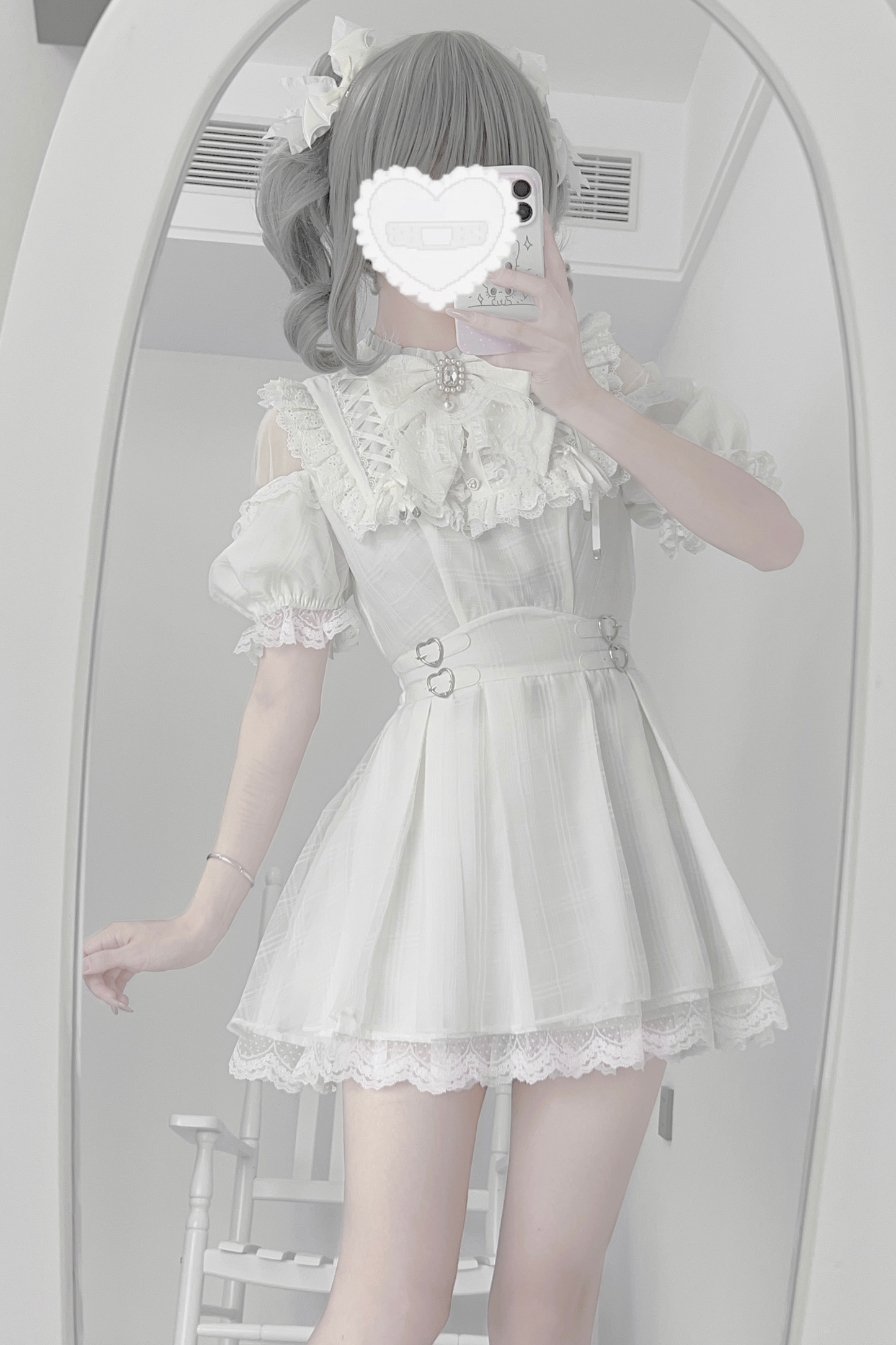 Süßes Kleid mit Rüschen, süße Reservierungen