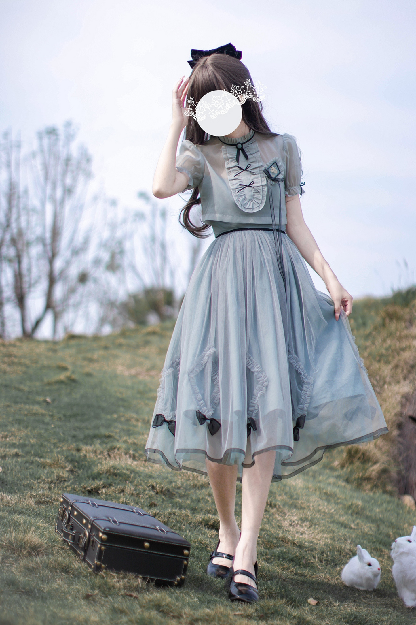 ブローチドレス ノスタルジックリボントップ + 旅するアリスアウター