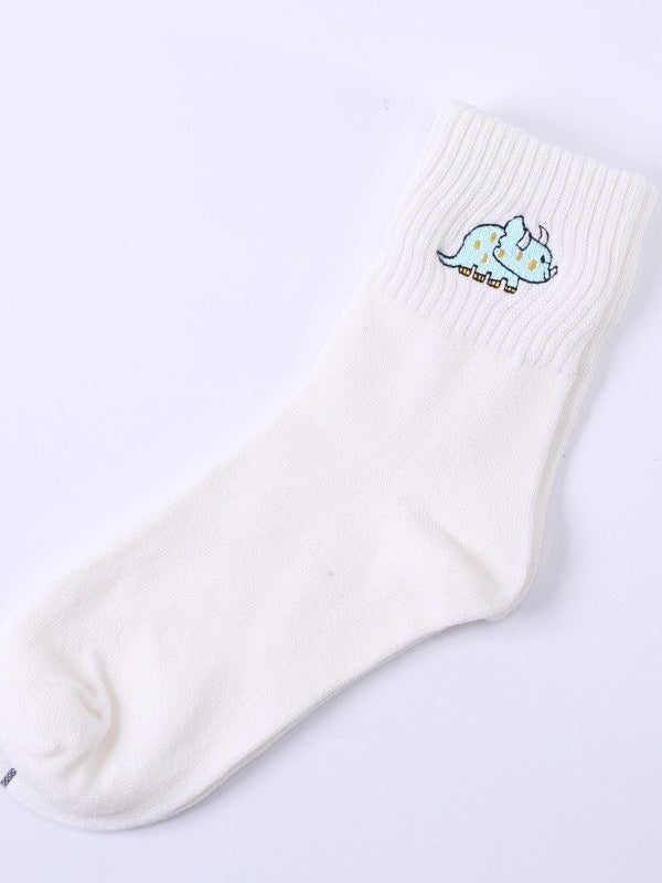 キャラメル/ホワイト/ブラックのキュートなサイの刺繍入りカーフソックス