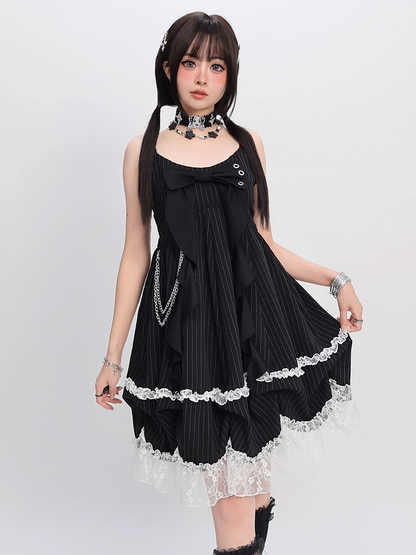 Rock Cami Kleid Big Bow Ausschnitt Schwarz mit gestreifter Taille Abnehmbare Kette Blase