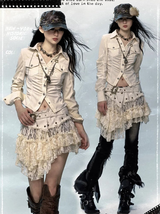 Aprikosenfarbenes, gerüschtes, kurzes Hemd