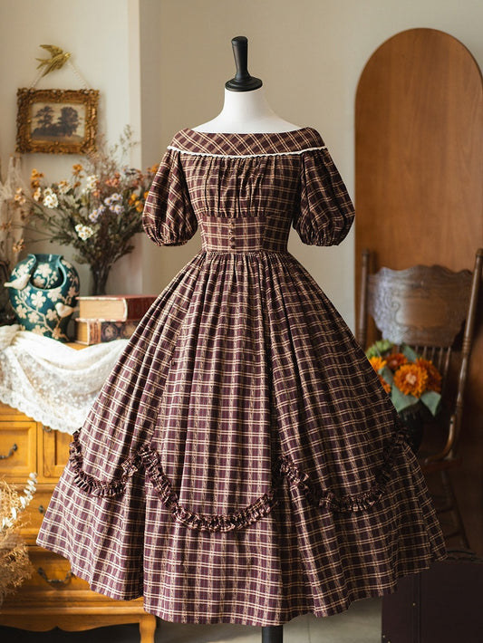 Rotes Cottagecore-Kleid mit schulterfreiem Ausschnitt und Ärmeln, kariert, modisch, kurz, Retro