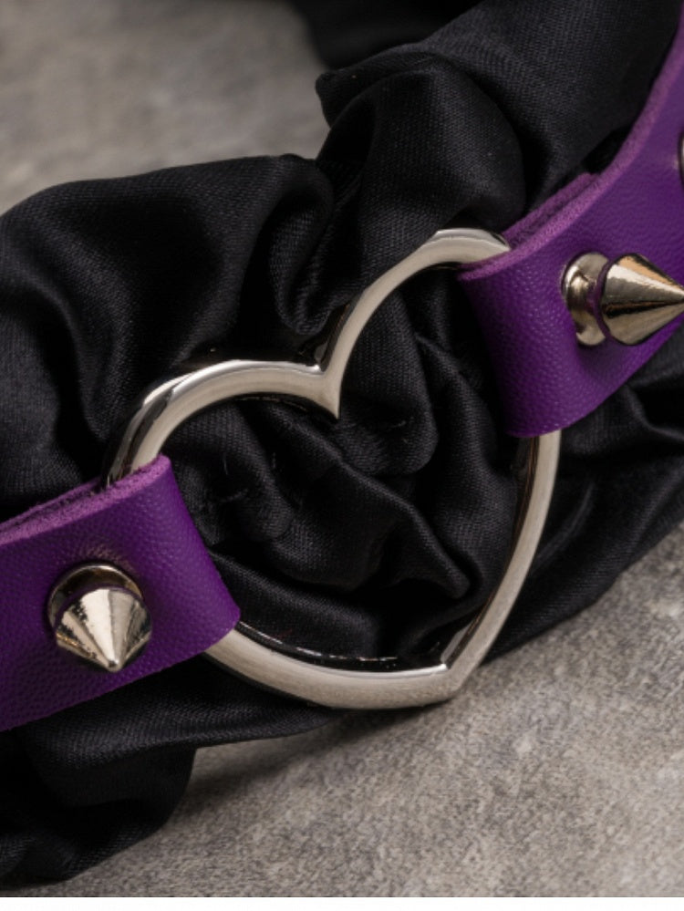 Trim und lila Design KC Rüschen Nieten Gothic schwarz verziert