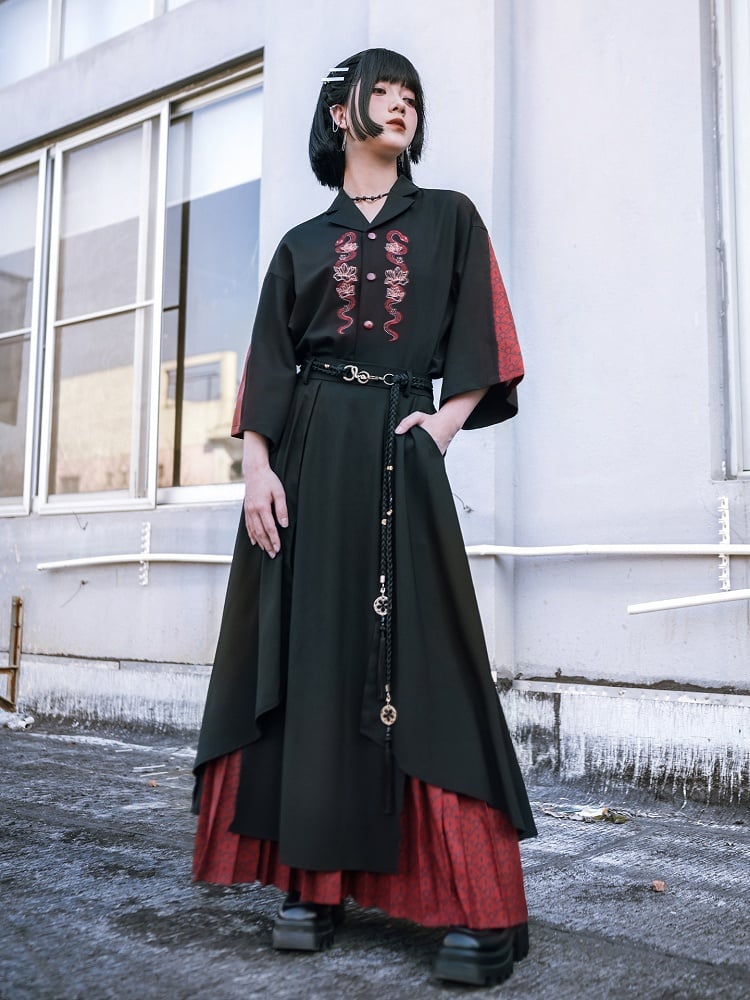 Gothic Tassels Clasp 3D Cheongsam with Metal Black Snake Belt