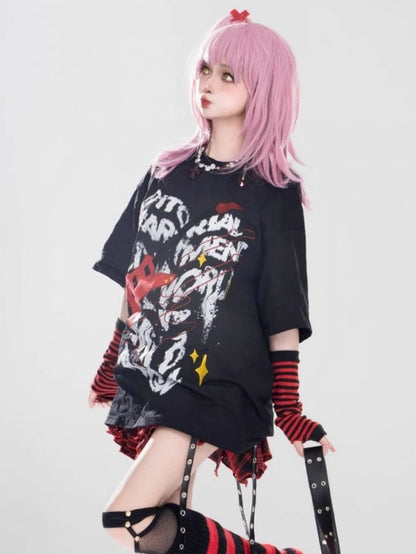 T-Shirt Rot mit Bass Print Schwarz und Graffiti Punk Weiß