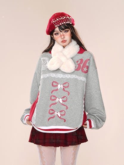 Blokette Core Sweatshirt mit V-Ausschnitt, Schleife und Zahlendruck