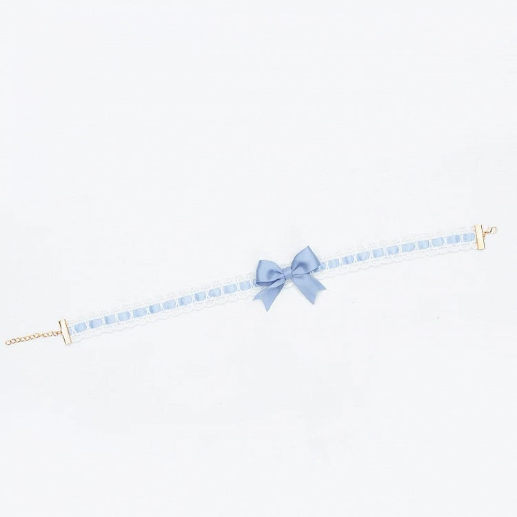 Weiß-blaues Halsband und Schleife