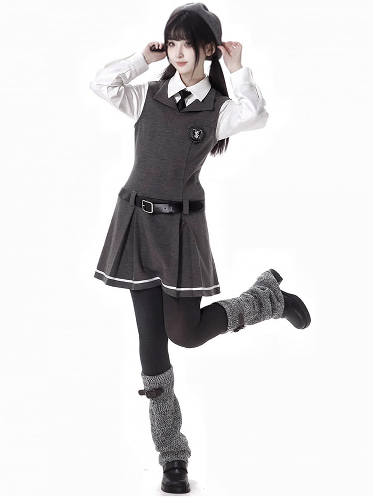 ダークグレーのプレッピースタイルVネックベスト